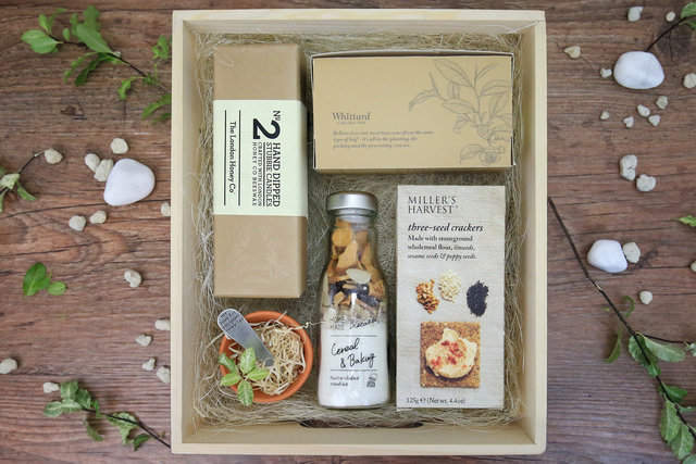 Wine n Food Hamper - Relax gift box R7 - RH0317A5 Photo